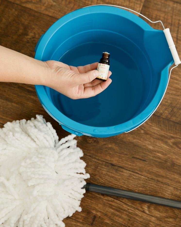 Lemon Essential Oil - By Jillee Shop