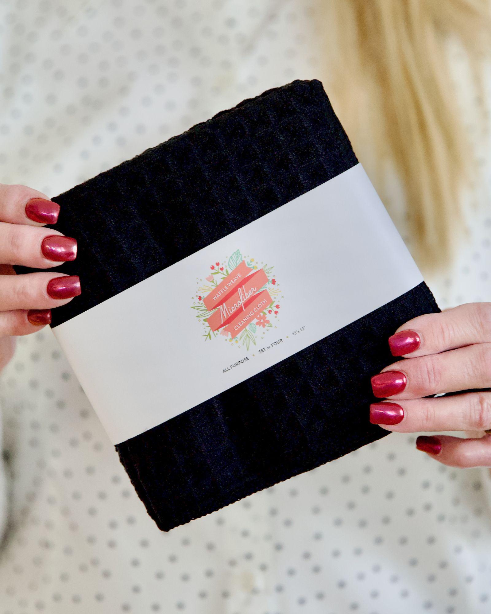 Microfiber Cleaning Cloths · 4 Pack